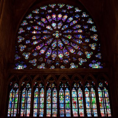notre dame Katedrali gül pencere