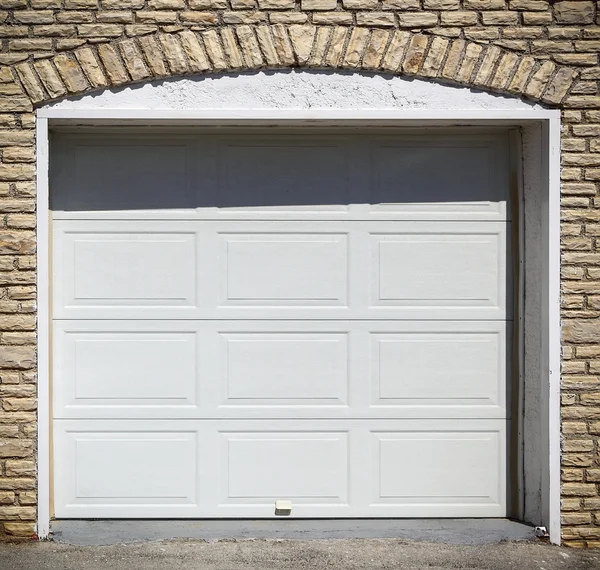 Porta da garagem — Fotografia de Stock