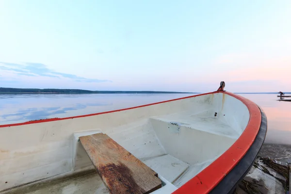 Barca sul lago — Foto Stock