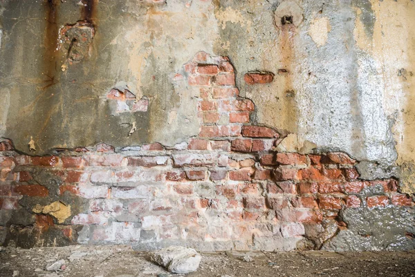 Gammal mur i övergiven byggnad — Stockfoto