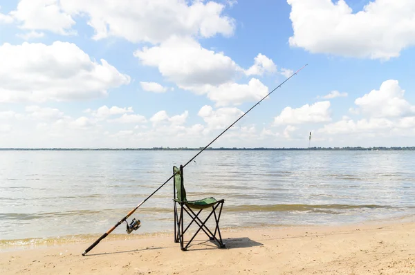 Fiske i en sjö — Stockfoto