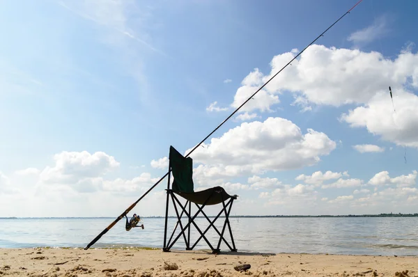 Fiske i en sjö — Stockfoto