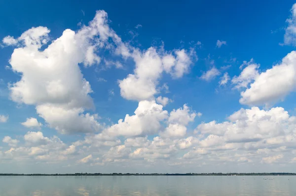 Sun behind the clouds — Stock Photo, Image