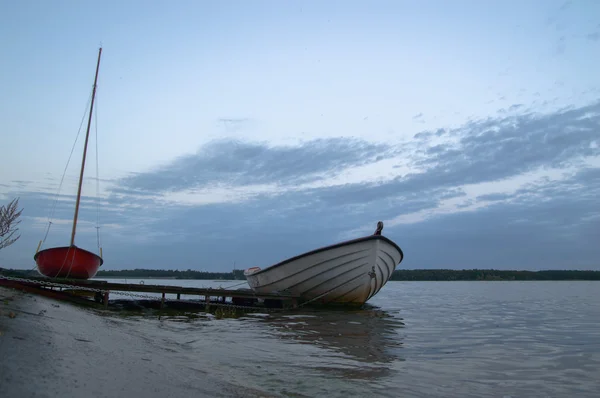 Barca sul lago — Foto Stock