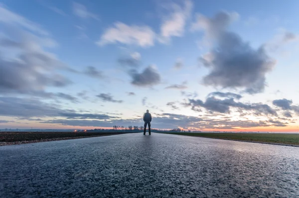 Sonne hinter den Wolken — Stockfoto