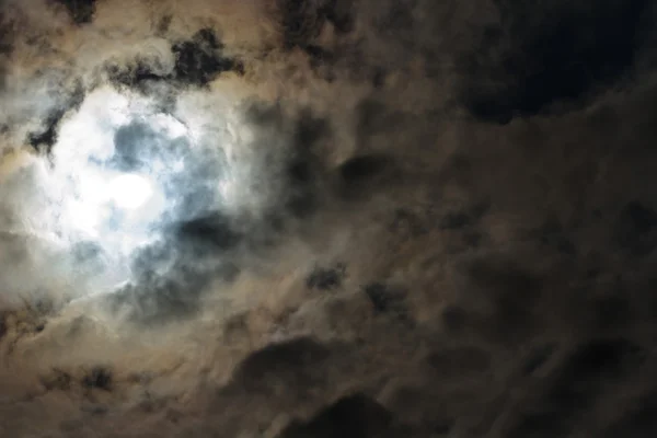 Sun behind the clouds — Stock Photo, Image