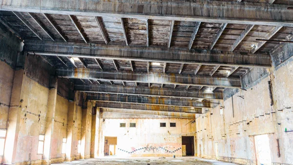 Old wall of abandoned factory building — Stock Photo, Image