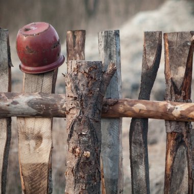 Çok kirlenmiş endüstriyel bir fabrikanın kalıntıları, sanayi serisi.