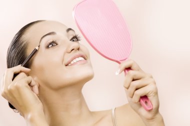 pembe arka güzel genç güzel kadın portresi