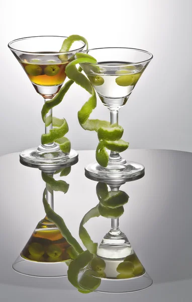 Close up view of nice fresh cocktail on grey back — Stock Photo, Image