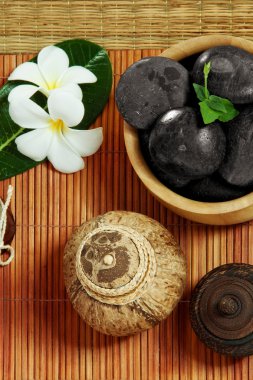 spa Tema nesnelerin bir görünümünü yeşil sırt yukarıya kapatmak