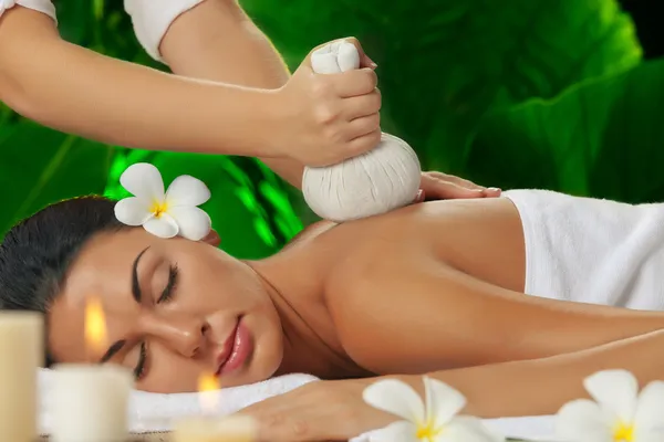 Grön massage — Stockfoto