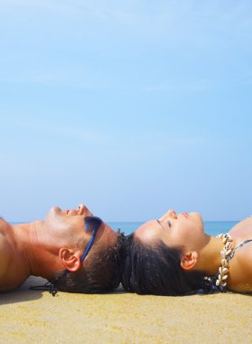 bir portre yaz ortamında çekici çift