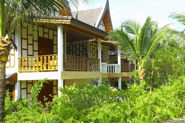 Görünümü hoş Tay tarzı modern Villa tropik ortamında