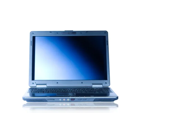 Weergave van leuke nieuwe laptop op witte achtergrond — Stockfoto