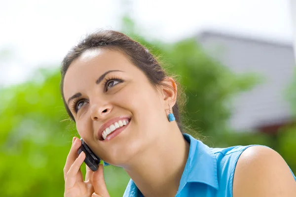 Portrait of young beautiful woman with mobile phone — Stock Photo, Image