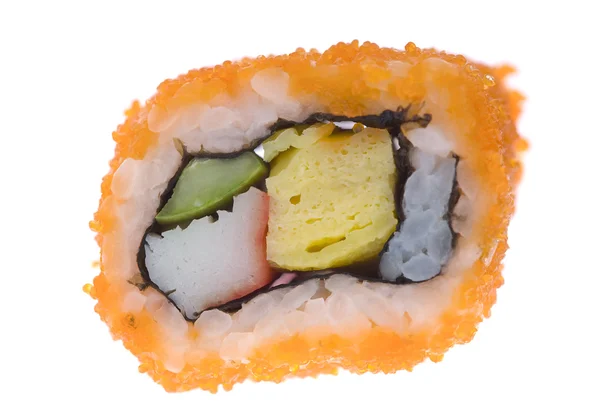 白い背中に分離した新鮮な寿司ロールのクローズ アップ表示 — ストック写真