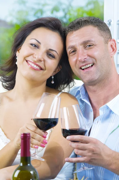 Portrait of young happy couple in domestic environment — Stock Photo, Image