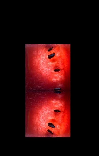 Visa för färsk vattenmelon slice på svart rygg — Stockfoto