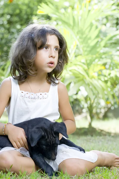 Κορίτσι με σκύλο — Φωτογραφία Αρχείου