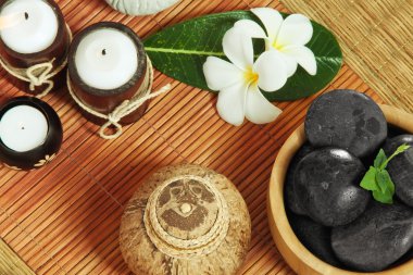 spa Tema nesnelerin bir görünümünü yeşil sırt yukarıya kapatmak