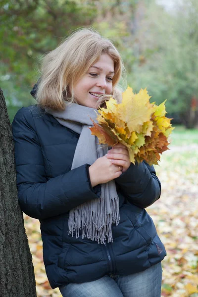 Podzimní dívka — Stock fotografie