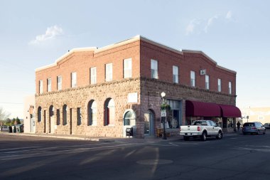 Williams, Arizona, ABD: Mayıs 2014: Williams 'taki hatıra dükkanları ile sokak sahnesi, 66 numaralı ünlü güzergahtaki şehirlerden biri