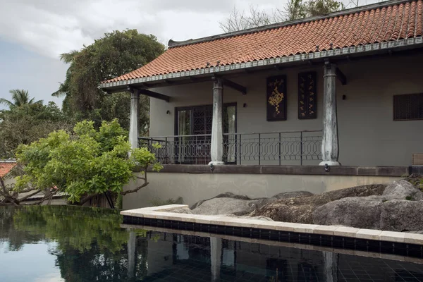 Uitzicht Mooie China Stijl Villa Tropische Omgeving — Stockfoto