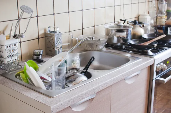 Dishes in the sink — Stock Photo, Image