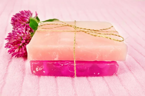 Soap homemade with pink clover — Stock Photo, Image