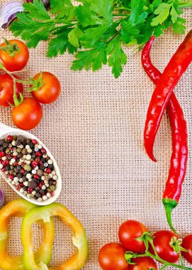çerçeve sebze ve baharat üzerine çuval bezi