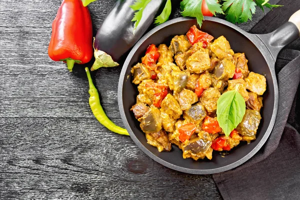 Puten Oder Schweinefleischeintopf Mit Auberginen Zwiebeln Tomaten Und Paprika Einer — Stockfoto