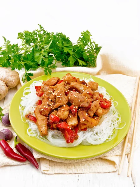 Stir Fry Chicken Pepper Garlic Ginger Soy Sauce Sprinkled Sesame — Stock Photo, Image