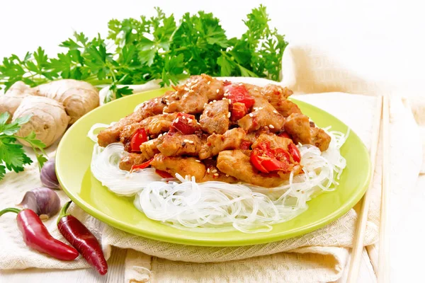 Stir Fry Chicken Pepper Garlic Ginger Soy Sauce Sprinkled Sesame — Stock Photo, Image