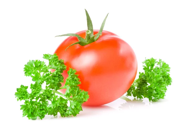 Tomate fraîche juteuse et persil isolés sur fond blanc — Photo