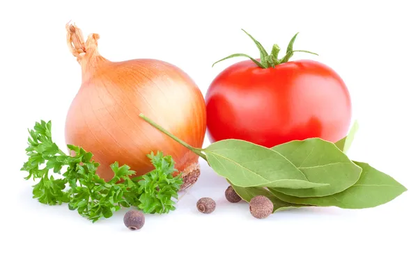 Fresh gold onions, red tomato, pimento, parsley and bay leaves i — Stock Photo, Image