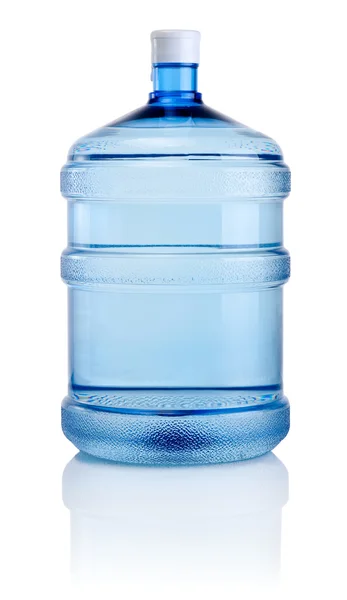 Große Flasche Wasser isoliert auf weißem Hintergrund — Stockfoto