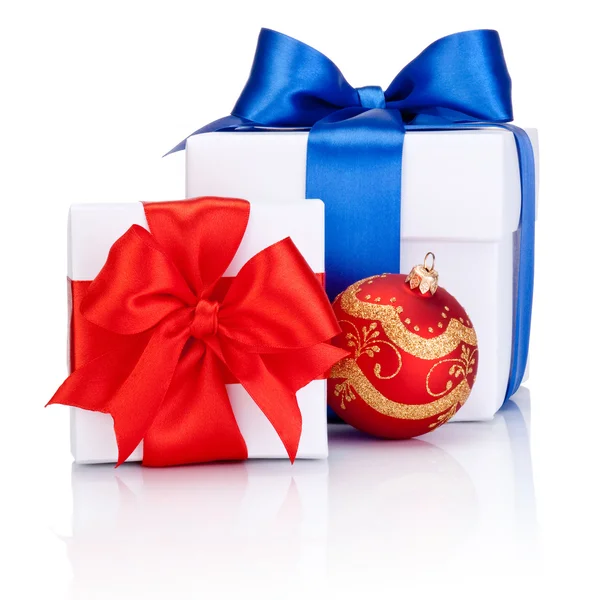 Two White boxs tied with Red and Blue satin ribbon bow, Christma — Stock Photo, Image