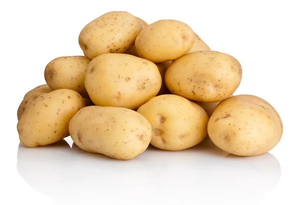 Kartoffelhaufen isoliert auf weißem Hintergrund — Stockfoto