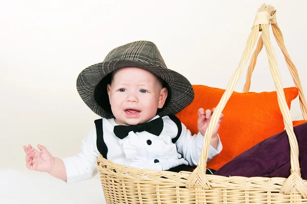 Il bambino con un cappello — Foto Stock
