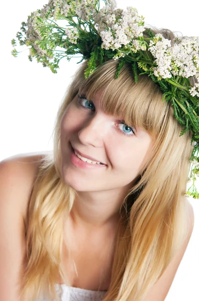 The girl with yarrow wreath — Stock Photo, Image