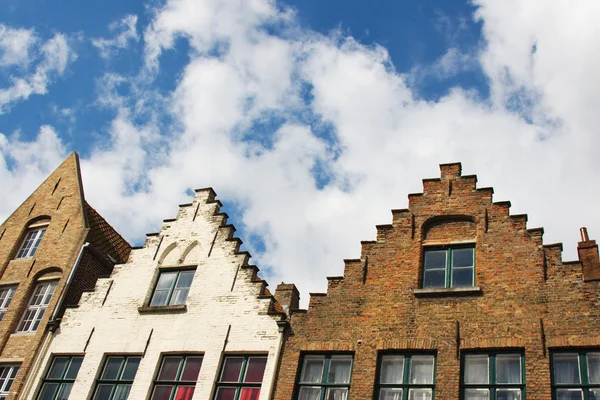 Fasad av flamländska hus i brugge, Belgien — Stockfoto