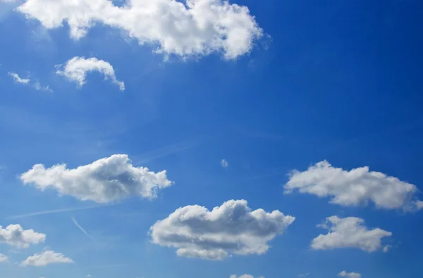 Langit dengan awan dan matahari — Stok Foto
