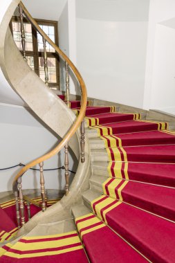 kırmızı halı. Lehçe sarayın merdivenlerinde. Varşova Royal castle.