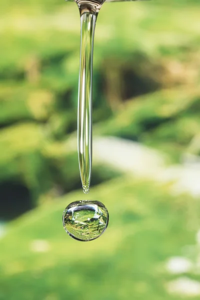 Tropfen von vier Jahreszeiten - Sommer. — Stockfoto