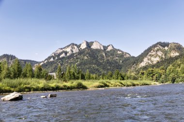 Polonya - güzel dağ nehir dunajec manzaraları.