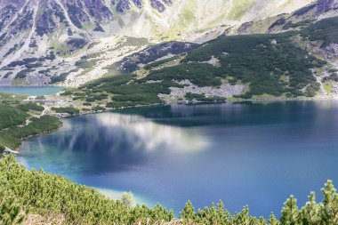 yüksek dağ Polonya. milli park - tatras. ekolojik rezerv. dağ gölü.