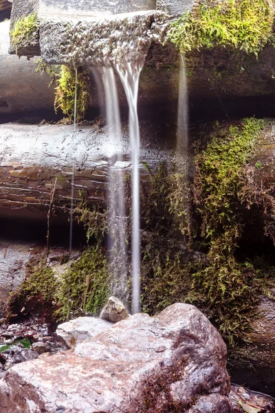 Vodopády v hoře v Polsku. Národní park - Tatry. ekologická rezerva. — Stock fotografie