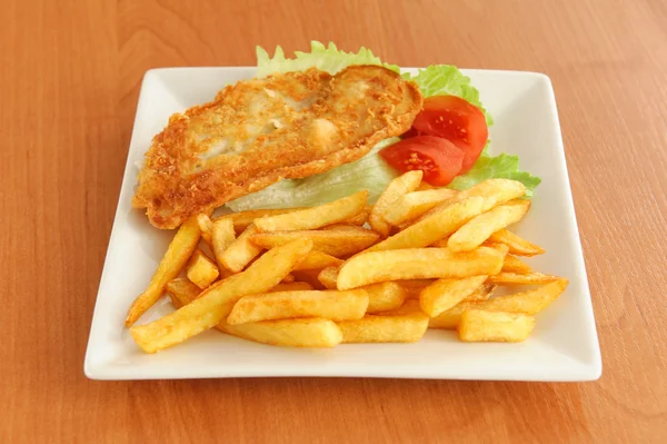 Pescado y patatas fritas — Foto de Stock