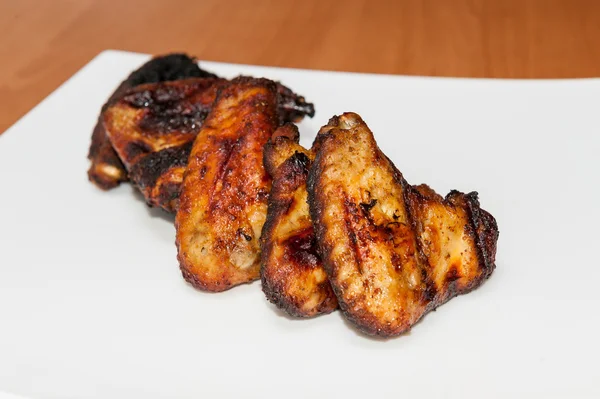 치킨 그릴-핫 스파이스 날개 — 스톡 사진
